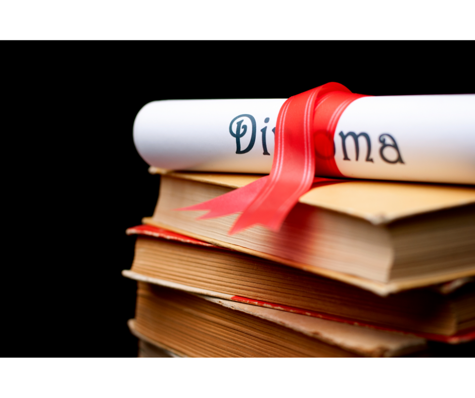 Melhor faculdade de Jundiaí: Conheça os diferenciais da ESAMC | Um diploma em cima de livros | ESAMC